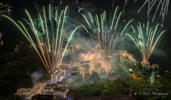 Ravello fuochi d'artificio varie inquadrature ed effetti - immagine 3