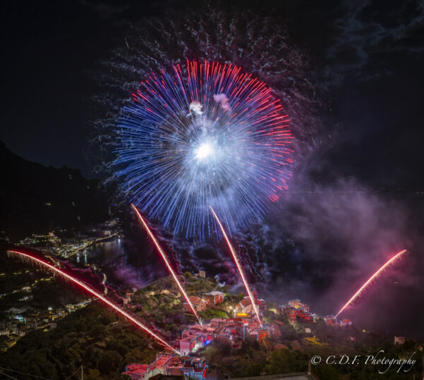 Ravello fuochi d'artificio varie inquadrature ed effetti - immagine 5