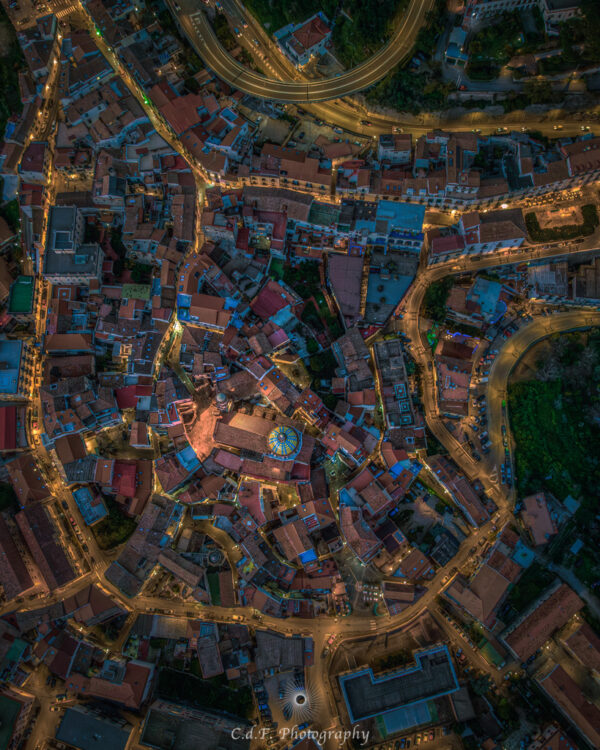 Vista con Drone tutta Vietri dall'alto - Verticale Vietri - immagine 2